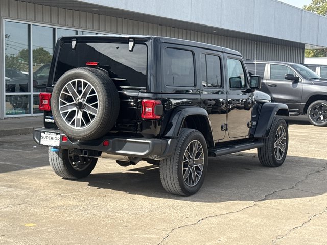 Used 2023 Jeep Wrangler Unlimited Sahara w/ Cold Weather Group AWD/4WD image 3