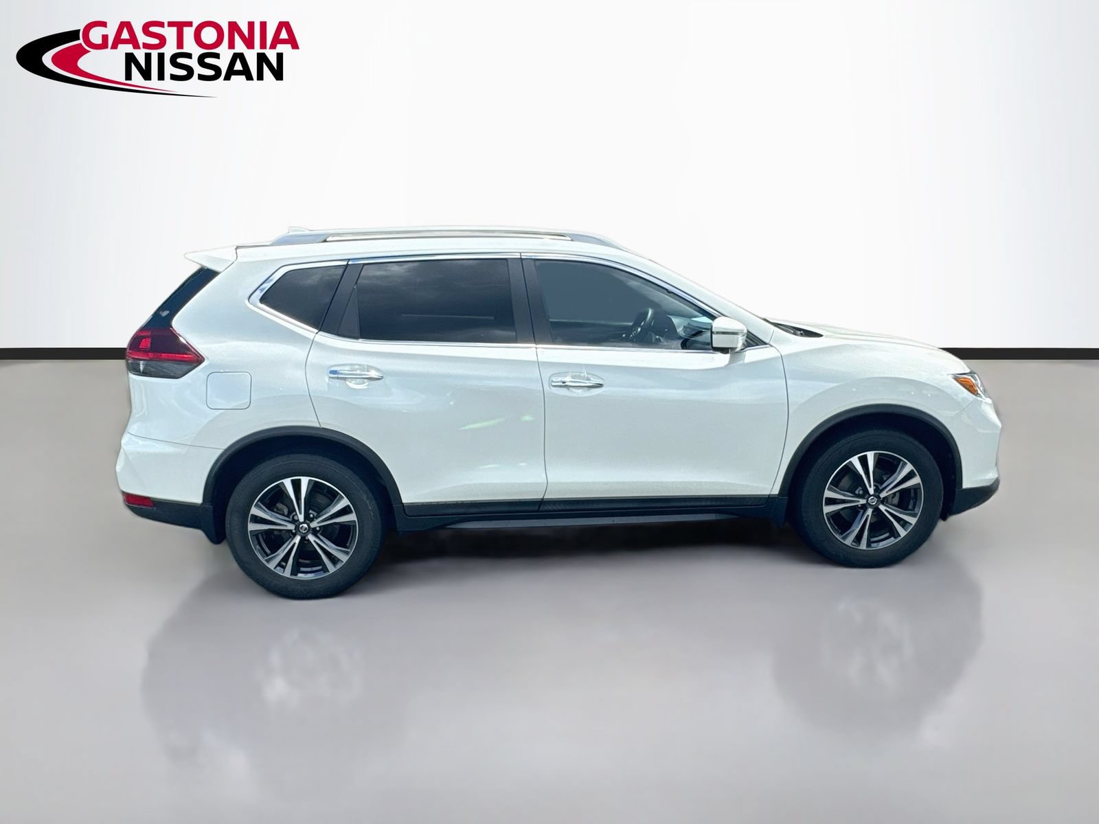 Used 2019 Nissan Rogue SV w/ Premium Package FWD image 10