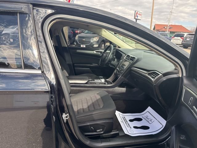 Used 2020 Ford Fusion SE image 13