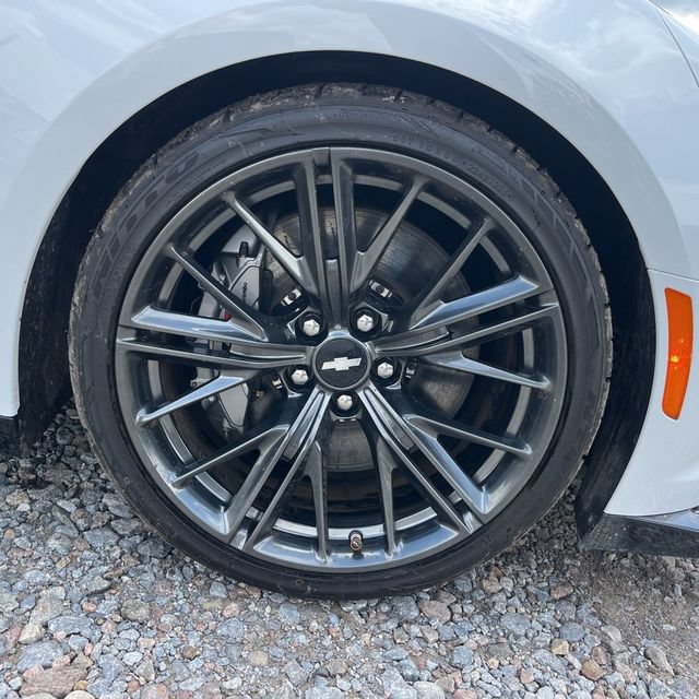 Used 2019 Chevrolet Camaro ZL1 RWD image 11