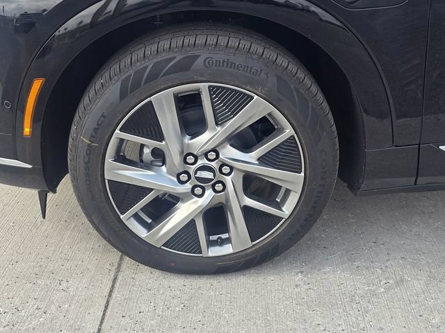 New 2026 Cadillac Optiq Luxury 1 RWD image 9
