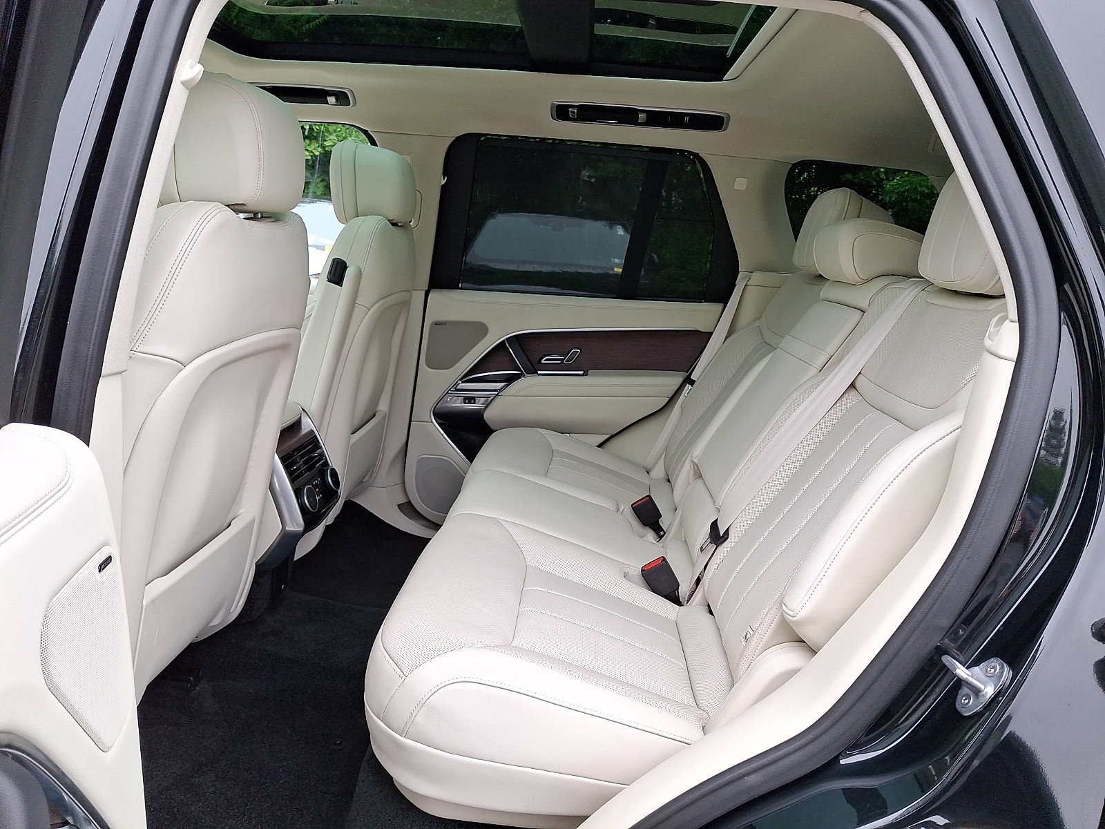 Used 2023 Land Rover Range Rover SE AWD/4WD image 5