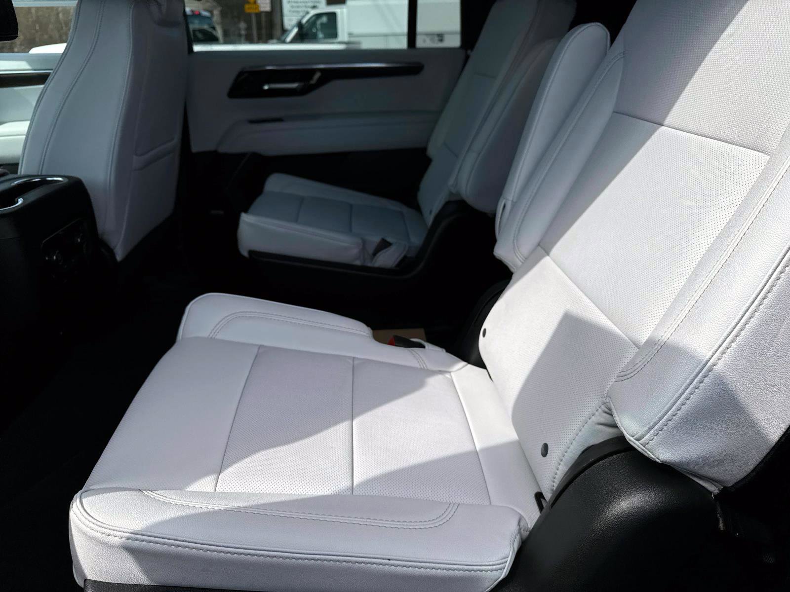 New 2026 Chevrolet Suburban Premier image 6