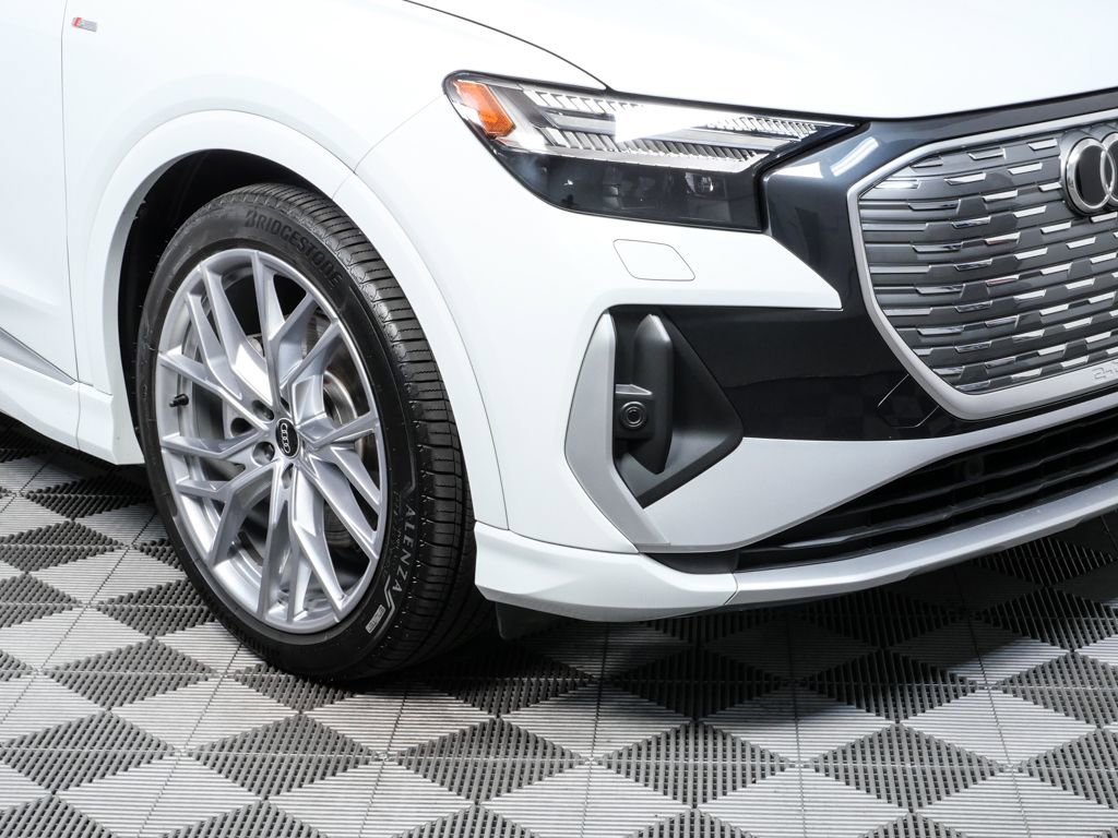Certified 2025 Audi Q4 e-tron Prestige w/ Sport Package image 33
