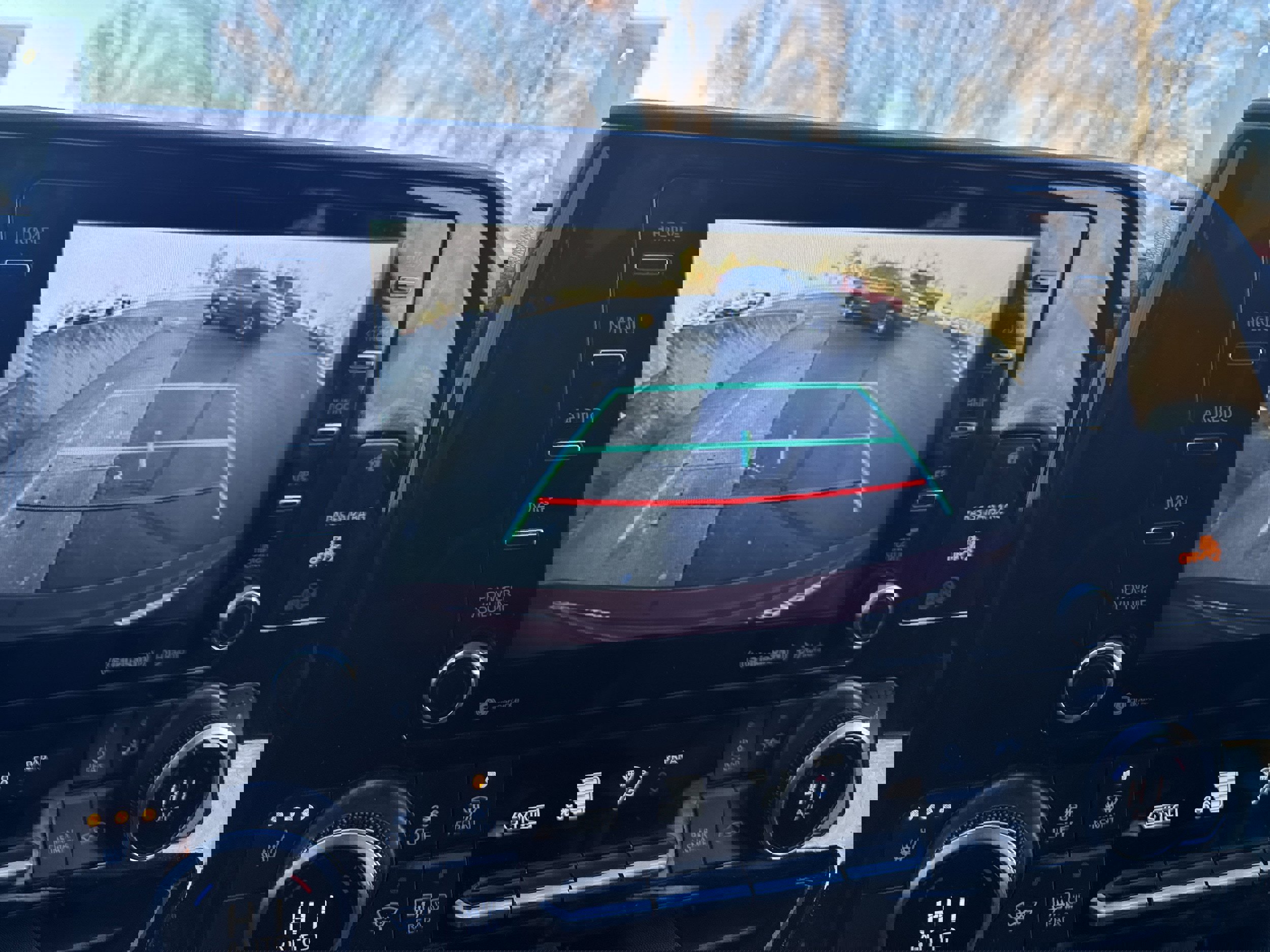 Used 2022 Toyota Highlander XLE image 22