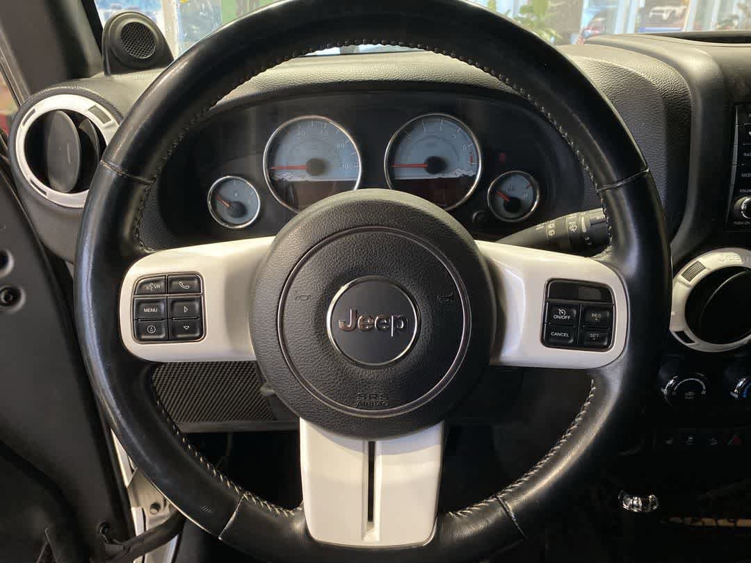 Used 2014 Jeep Wrangler Unlimited Sahara AWD/4WD image 16
