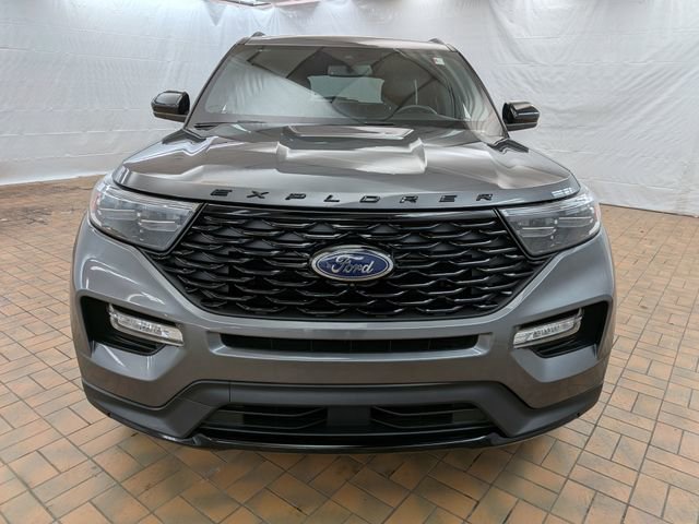 Certified 2024 Ford Explorer ST-Line w/ Class IV Trailer Tow Package image 2