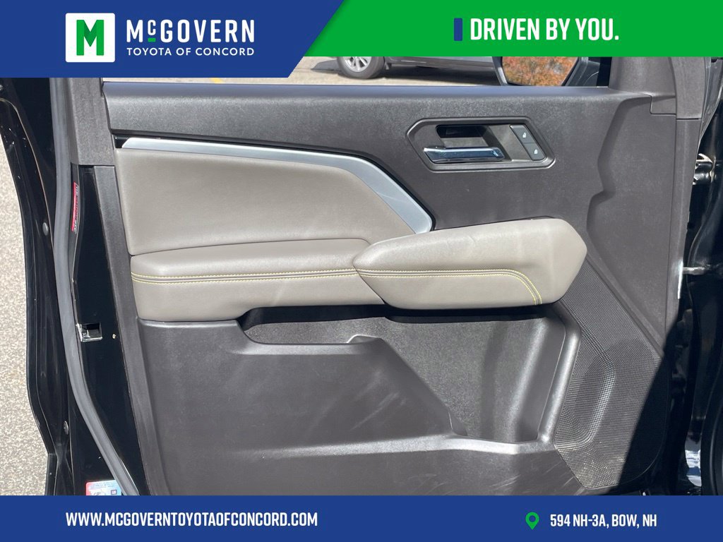Used 2023 Chevrolet Colorado ZR2 AWD/4WD image 14