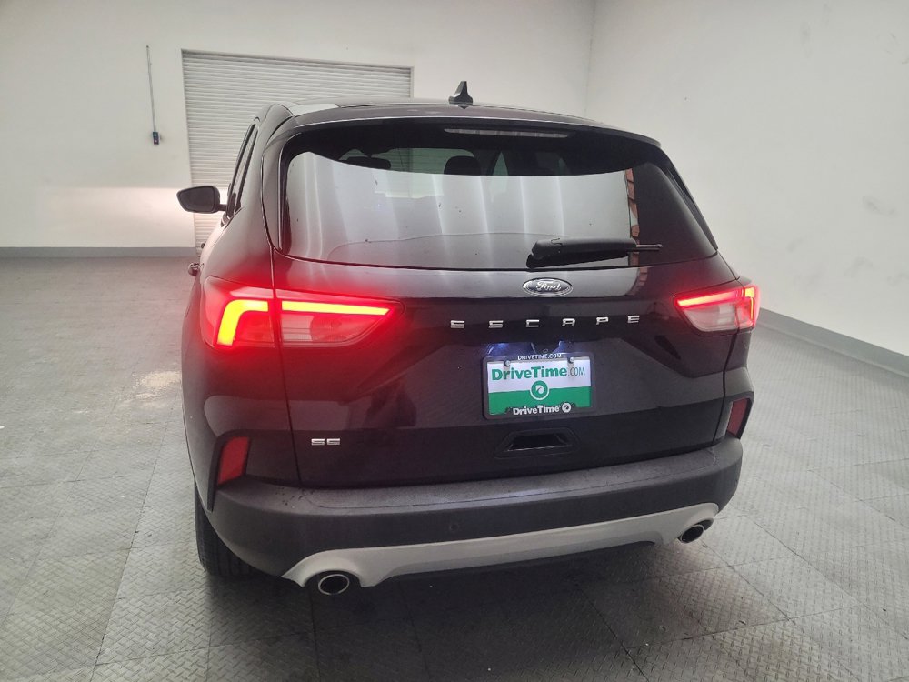 Used 2021 Ford Escape SE image 6