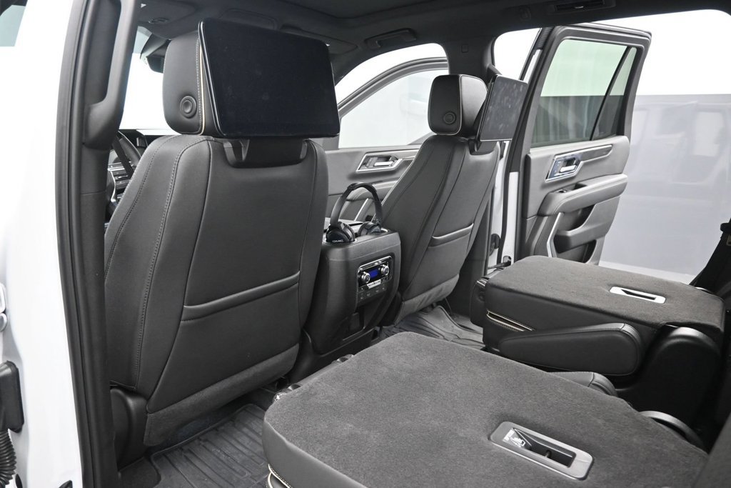 Used 2025 GMC Yukon Elevation w/ Elevation Premium Package AWD/4WD image 20
