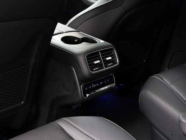 New 2026 Mercedes-Benz GLS 580 4MATIC image 15