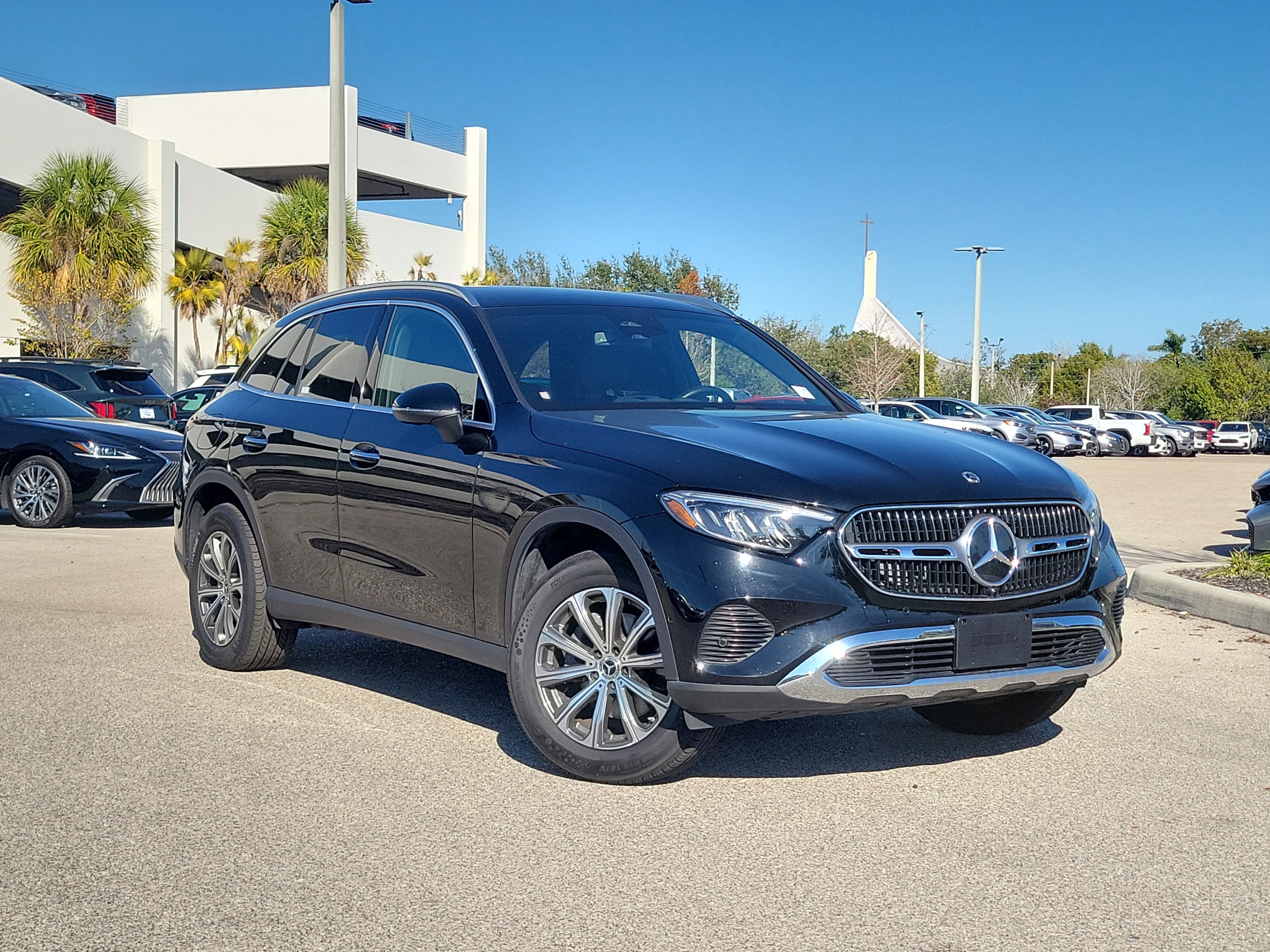 Used 2024 Mercedes-Benz GLC 300 w/ Winter Package image 31