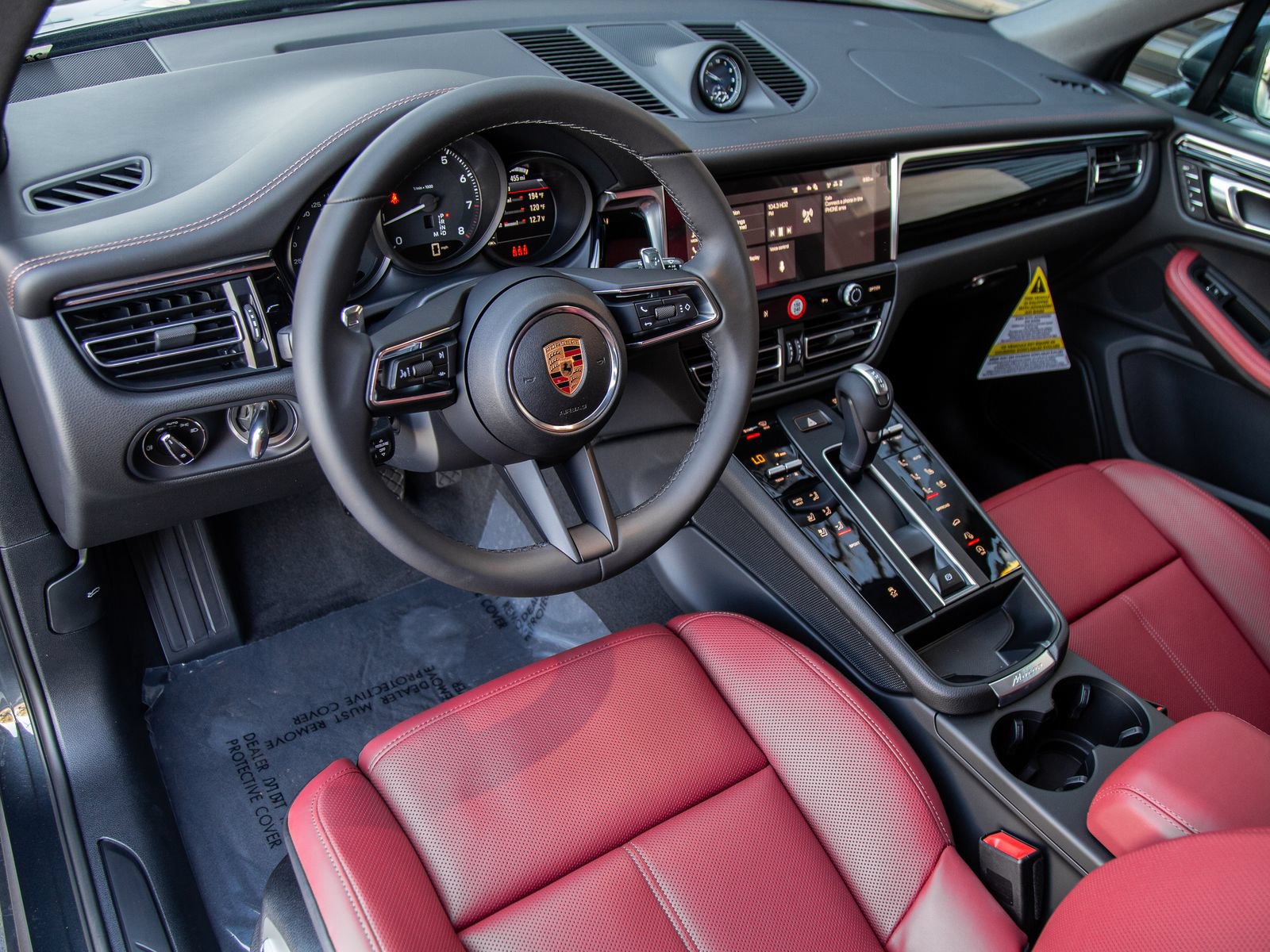 New 2026 Porsche Macan AWD/4WD image 4