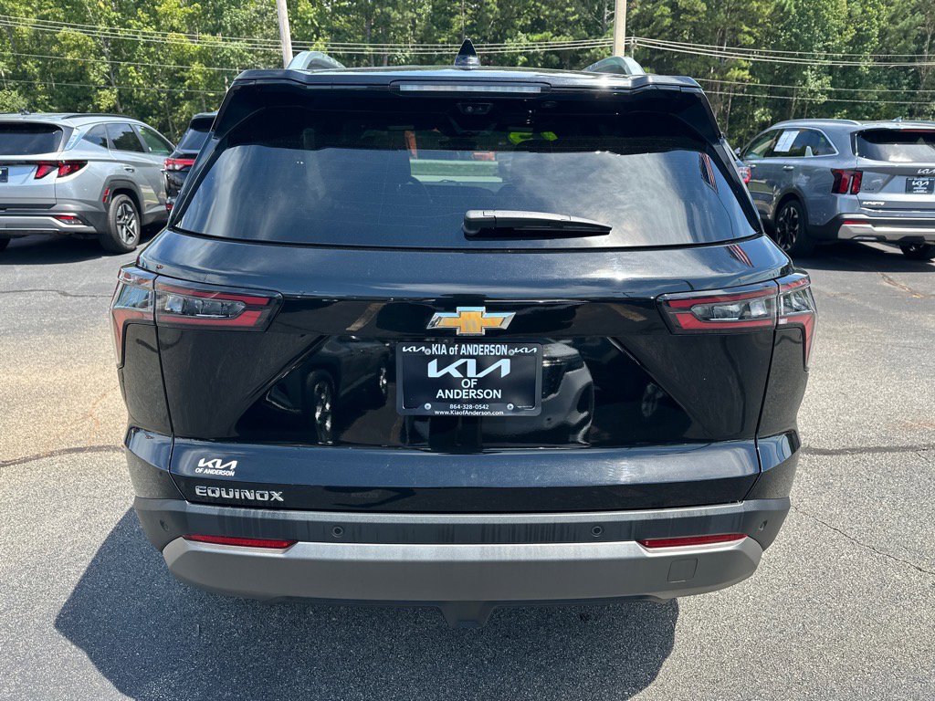 Used 2025 Chevrolet Equinox LT w/ Safety and Technology Package image 4