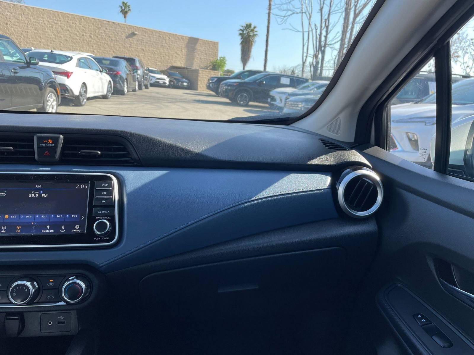 Used 2025 Nissan Versa SV image 38