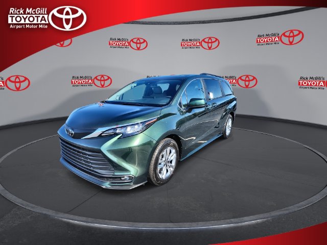 New 2026 Toyota Sienna XLE AWD/4WD image 4
