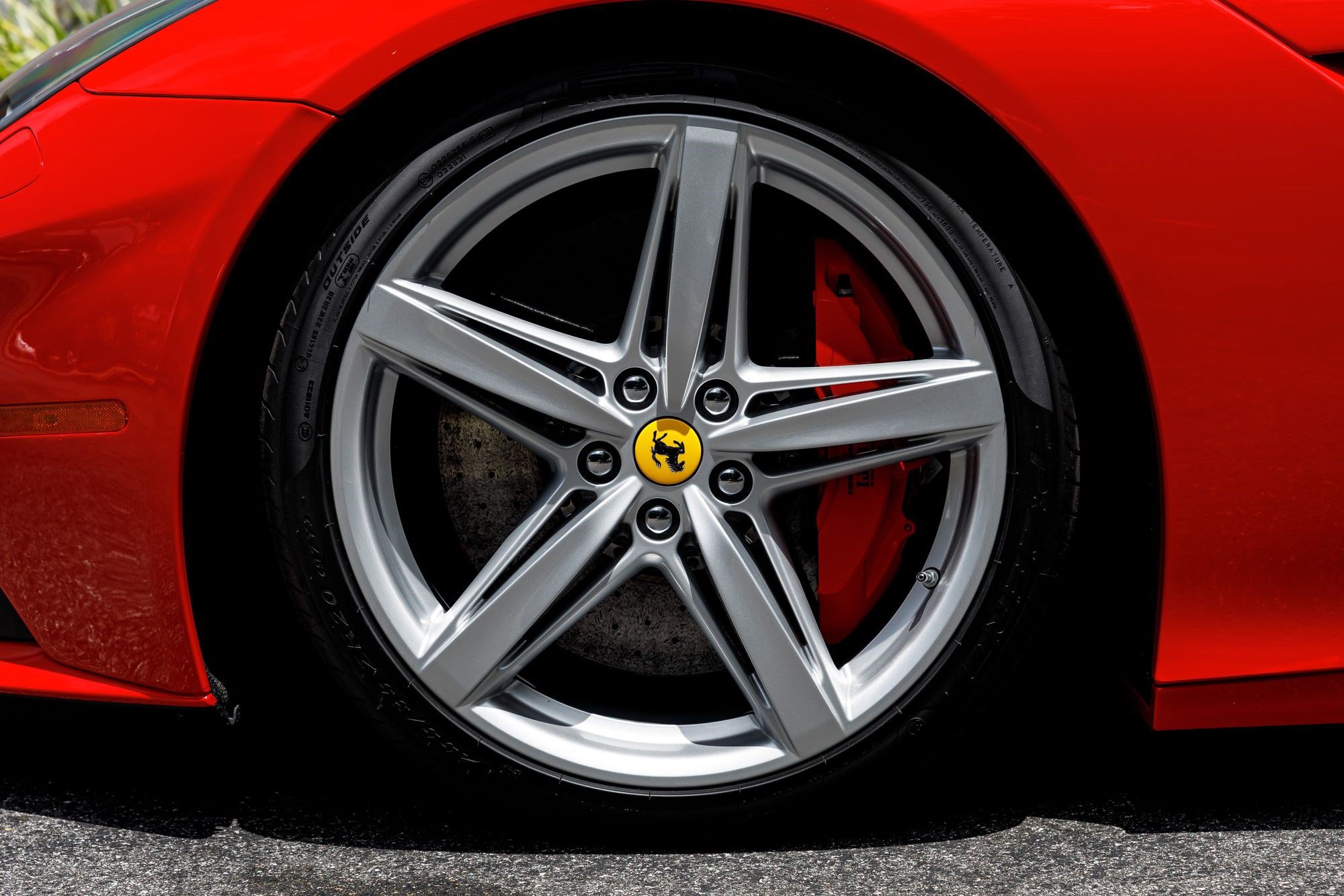 Used 2016 Ferrari F12 Berlinetta RWD image 49