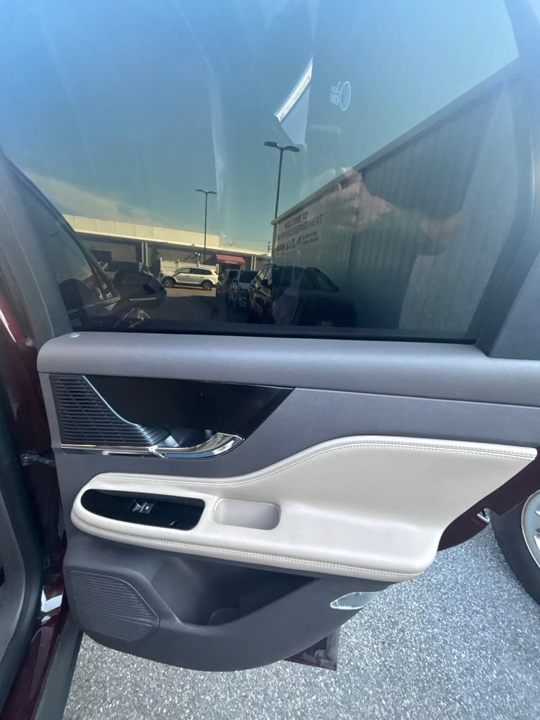 Used 2021 Lincoln Corsair AWD w/ Premium Package image 21