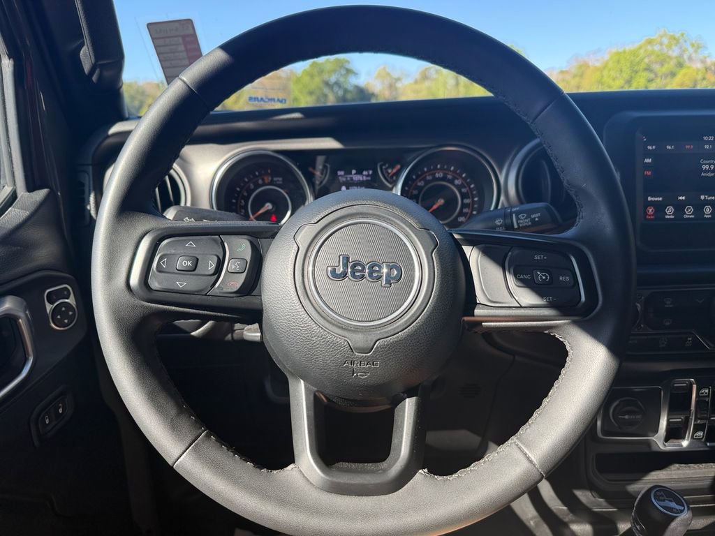 Used 2023 Jeep Gladiator Sport image 23