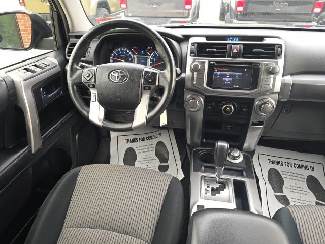 Used 2016 Toyota 4Runner SR5 AWD/4WD image 18