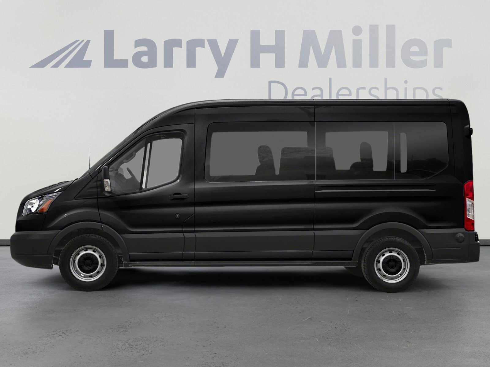 Used 2019 Ford Transit 350 XLT image 3