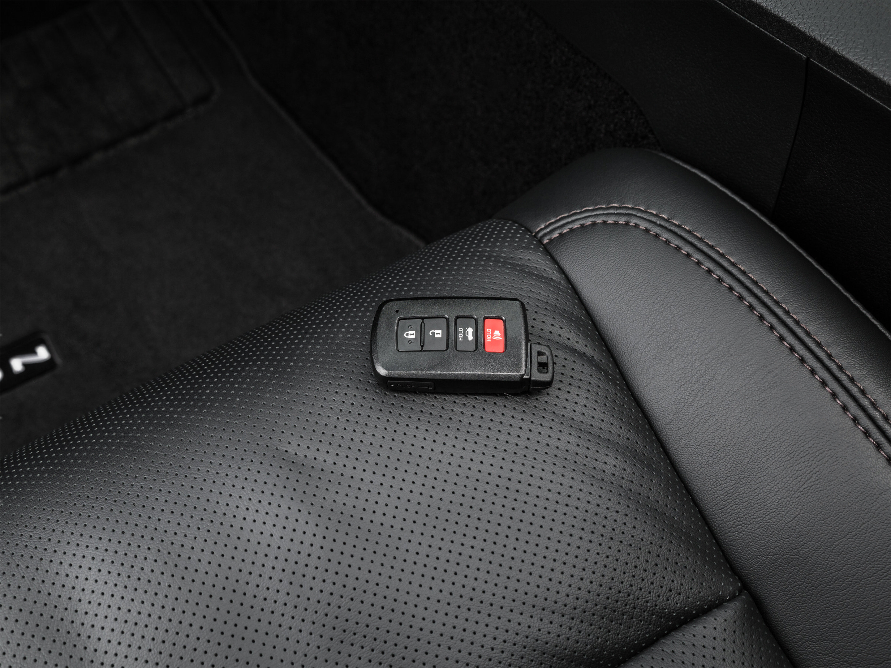 Used 2015 Toyota Avalon Limited FWD image 39