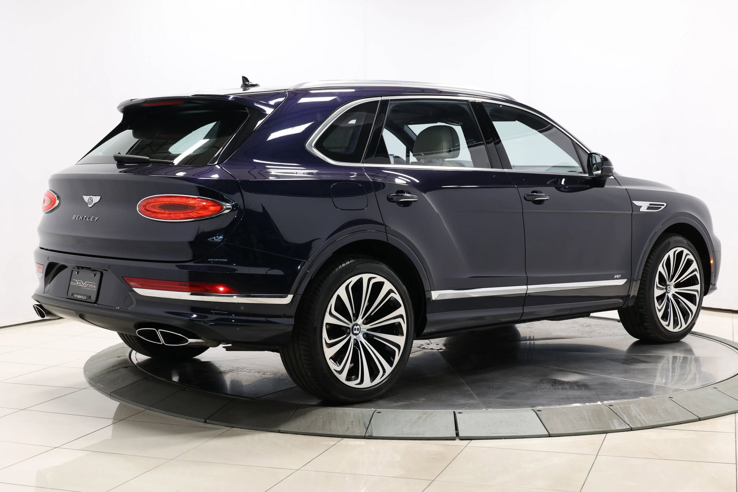 Used 2022 Bentley Bentayga image 87