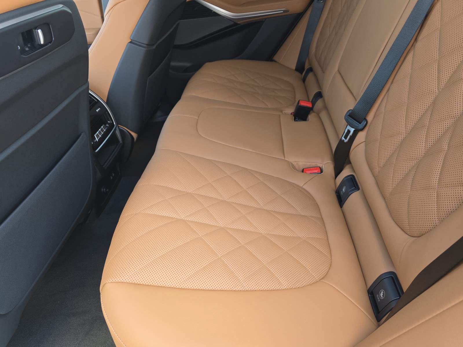 New 2026 BMW X5 xDrive40i w/ Climate Comfort Package image 13