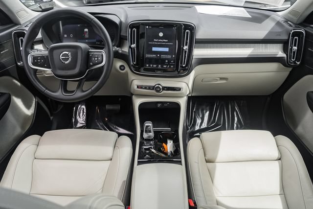 Certified 2023 Volvo XC40 B5 Ultimate w/ Protection Package Premier AWD/4WD image 23