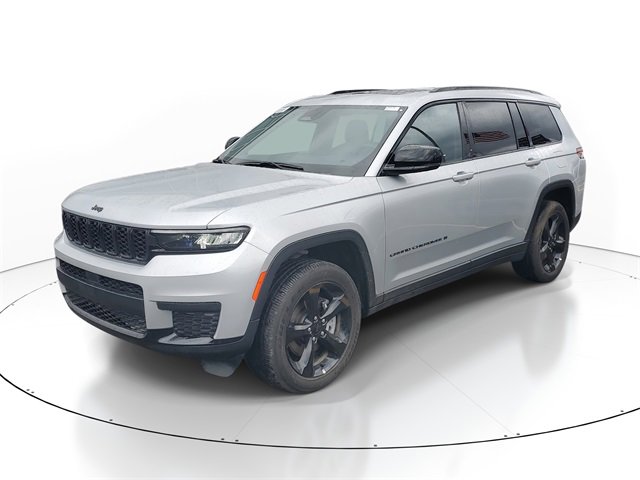 New 2025 Jeep Grand Cherokee L Altitude image 2