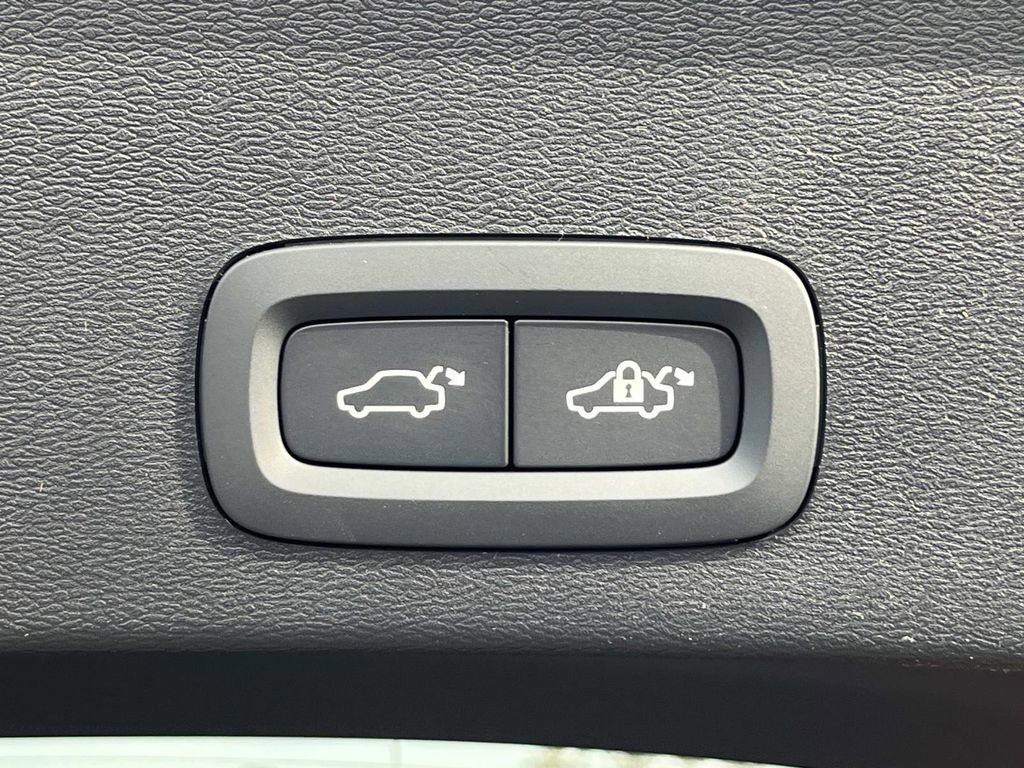 New 2026 Volvo XC40 B5 Plus w/ Protection Package Premier image 13