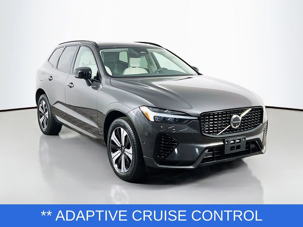 Used 2023 Volvo XC60 T8 Plus image 3