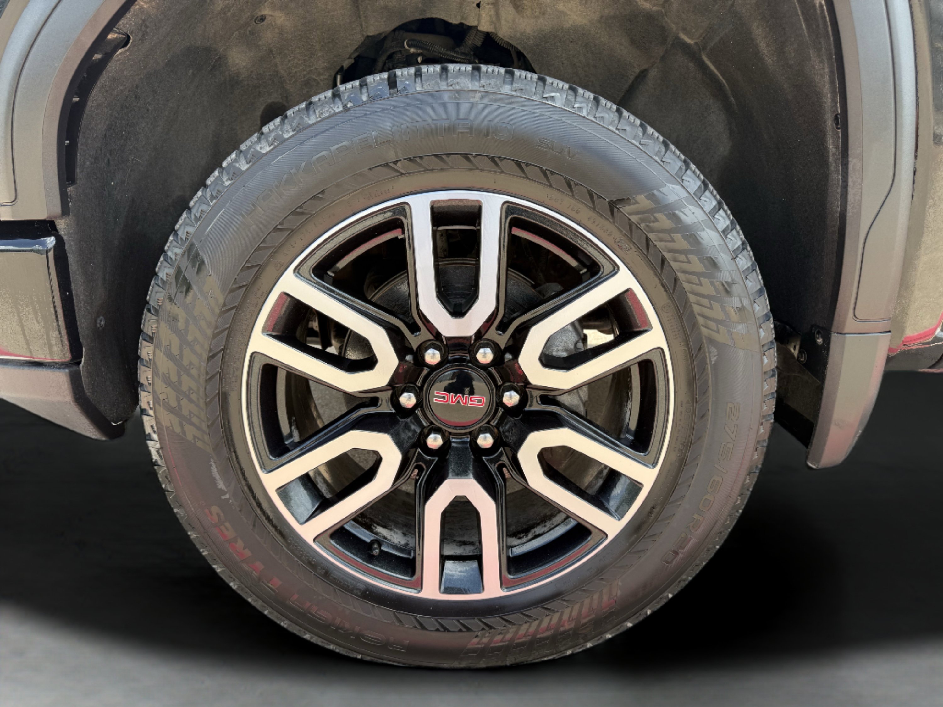 Used 2024 GMC Sierra 1500 AT4 AWD/4WD image 10