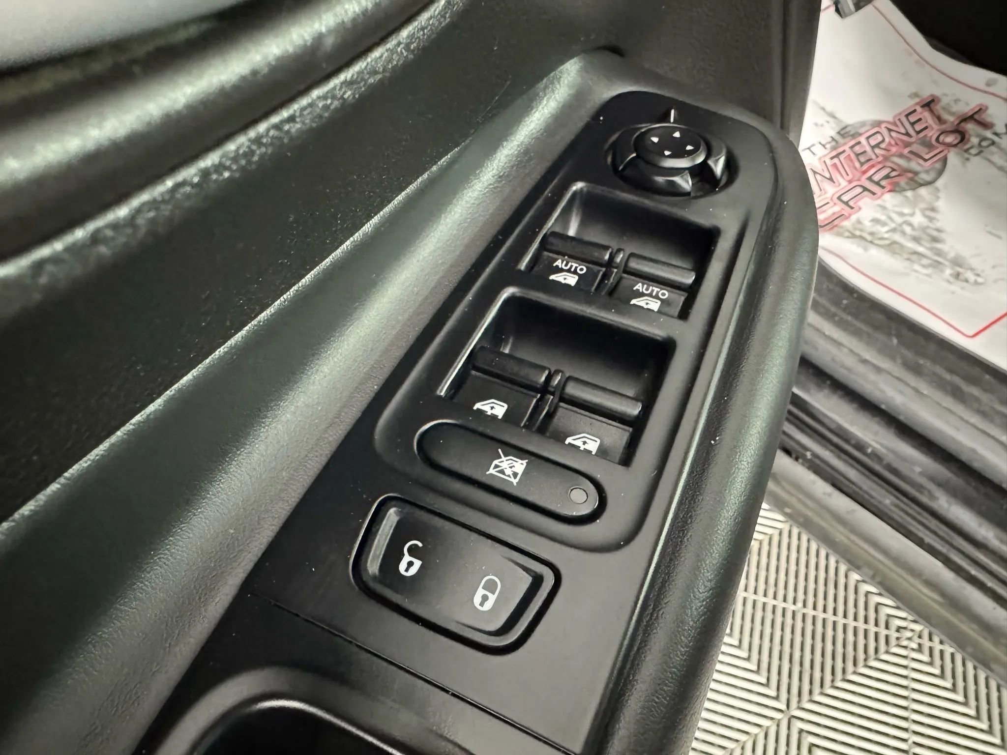 Used 2018 Jeep Renegade Trailhawk w/ Cold Weather Group II AWD/4WD image 38