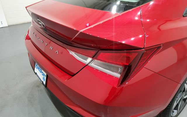Used 2023 Hyundai Elantra SEL w/ Convenience Package FWD image 16