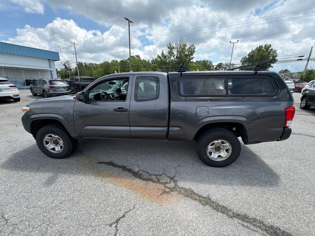 Used 2016 Toyota Tacoma SR AWD/4WD image 5
