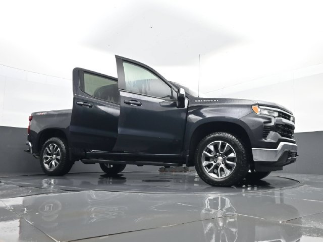 Used 2024 Chevrolet Silverado 1500 LT AWD/4WD image 31