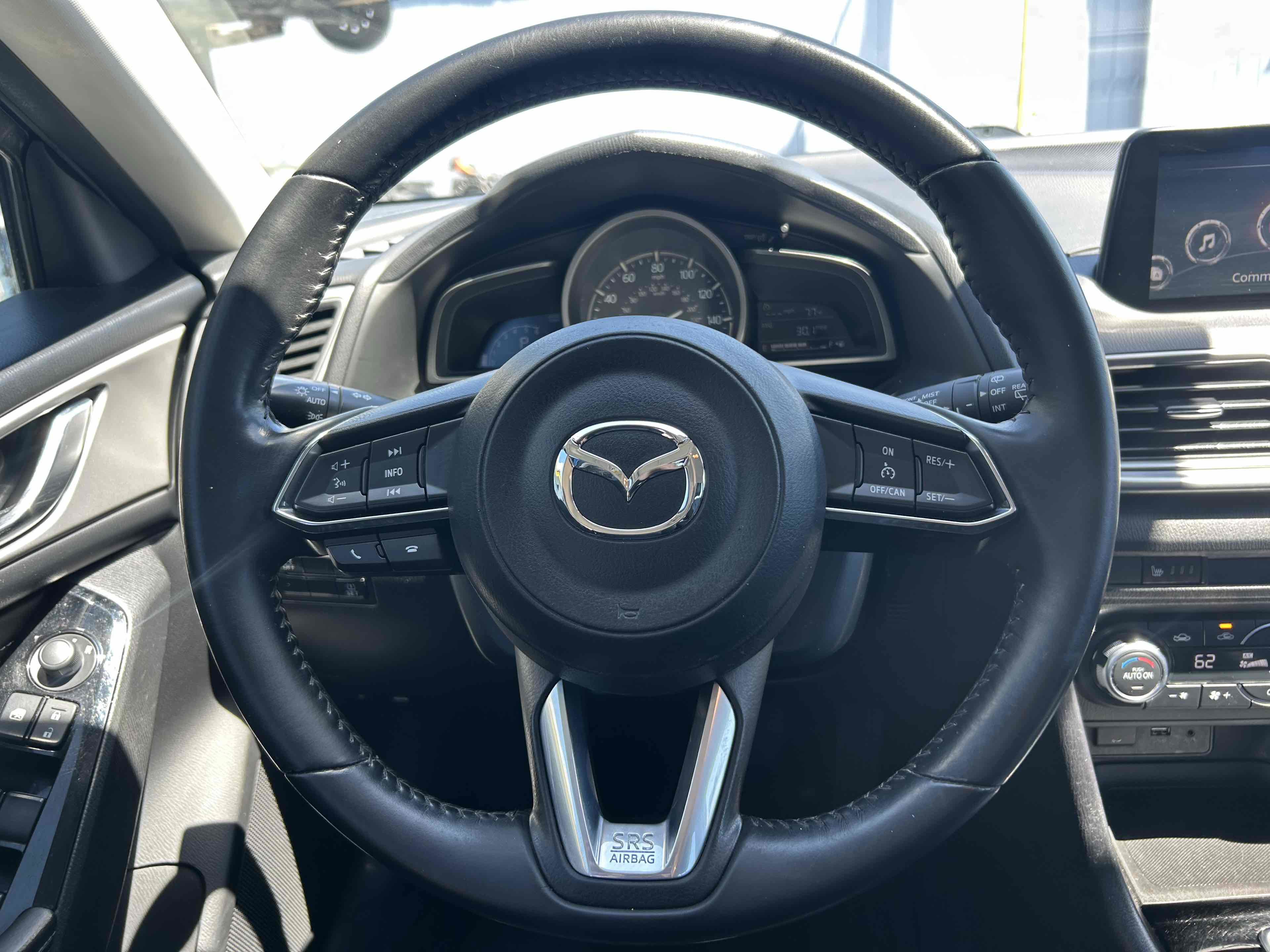 Used 2018 MAZDA MAZDA3 Touring image 15
