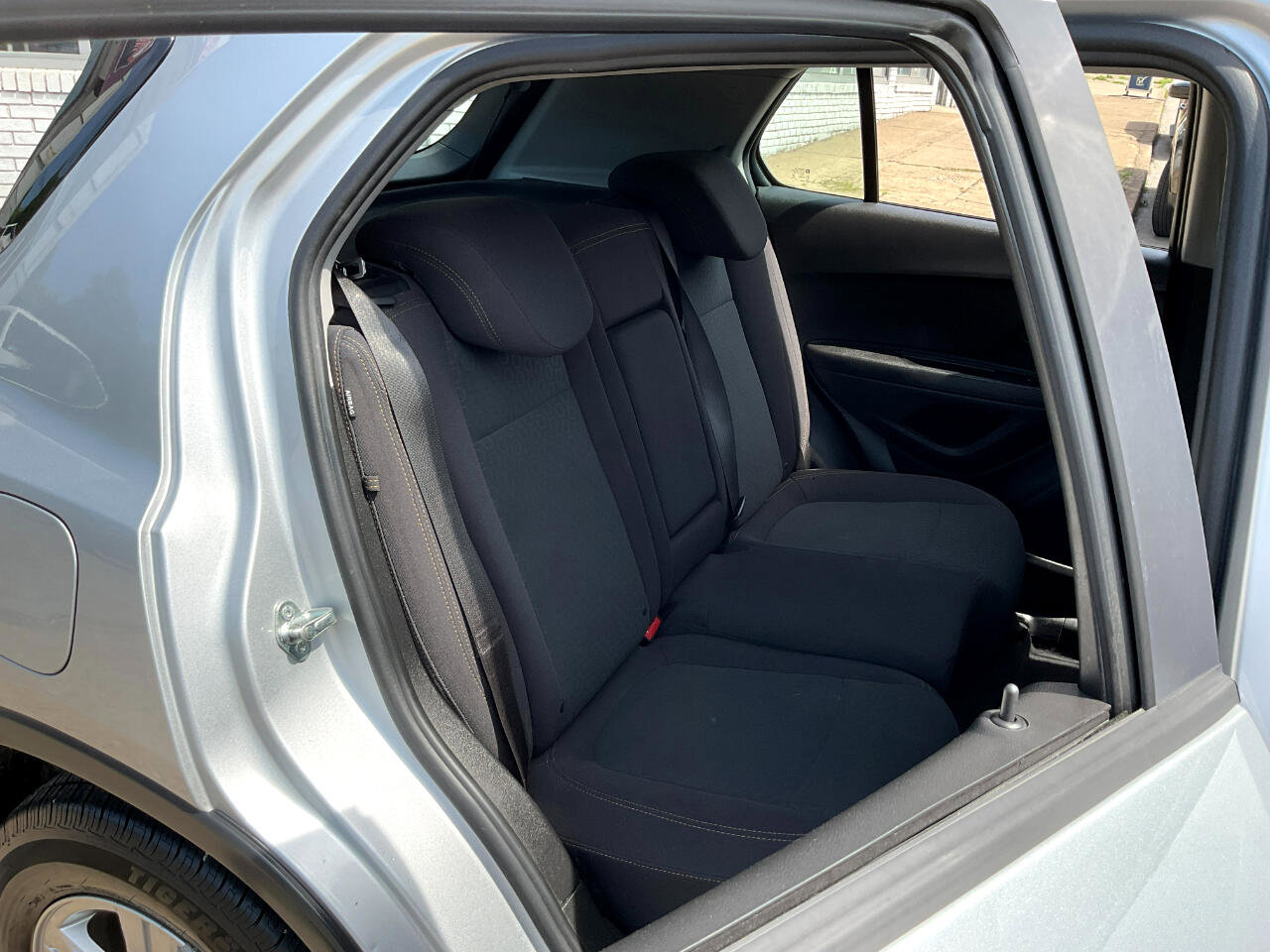 Used 2019 Chevrolet Trax LS image 23