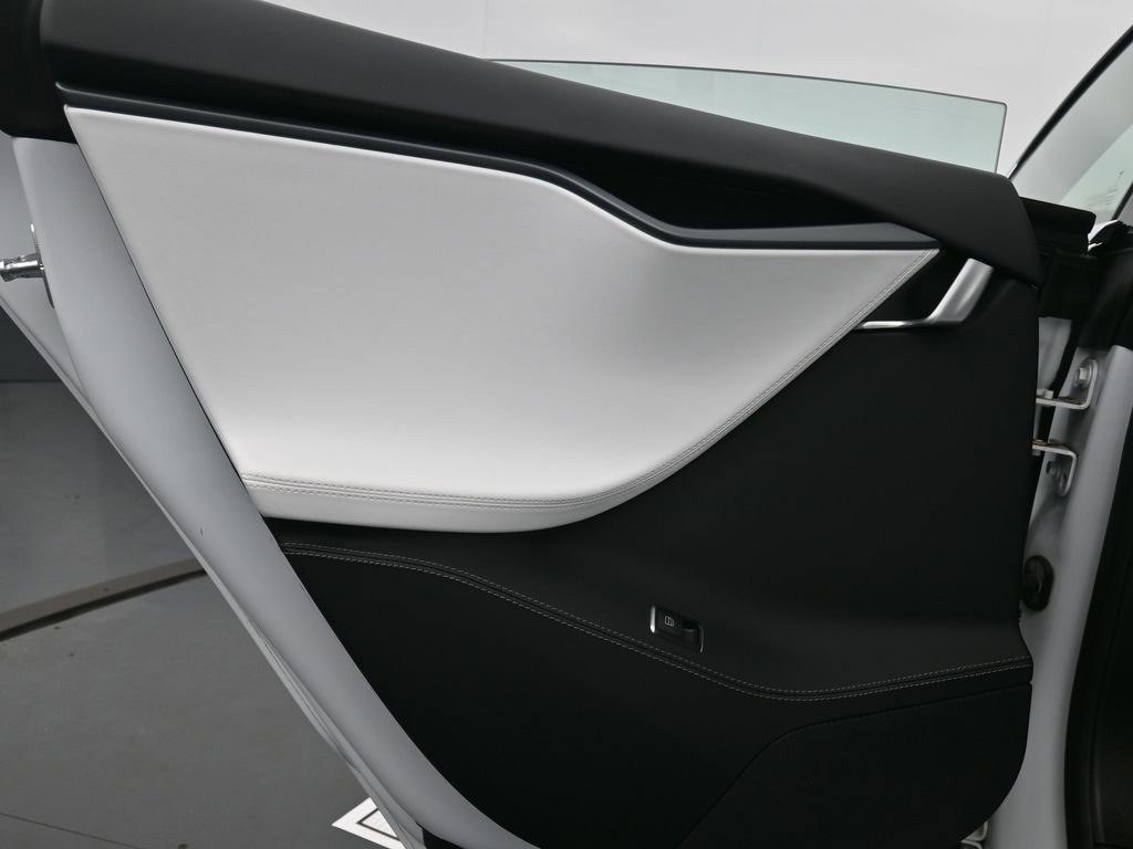 Used 2020 Tesla Model S Long Range image 18