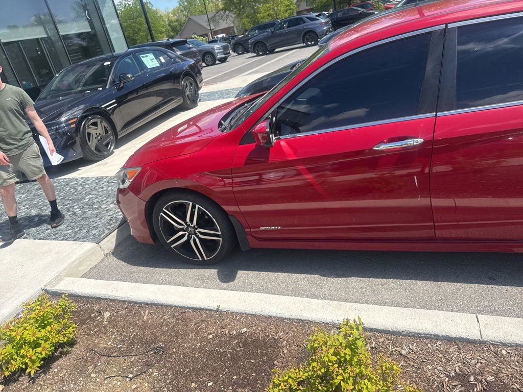 Used 2016 Honda Accord Sport image 17