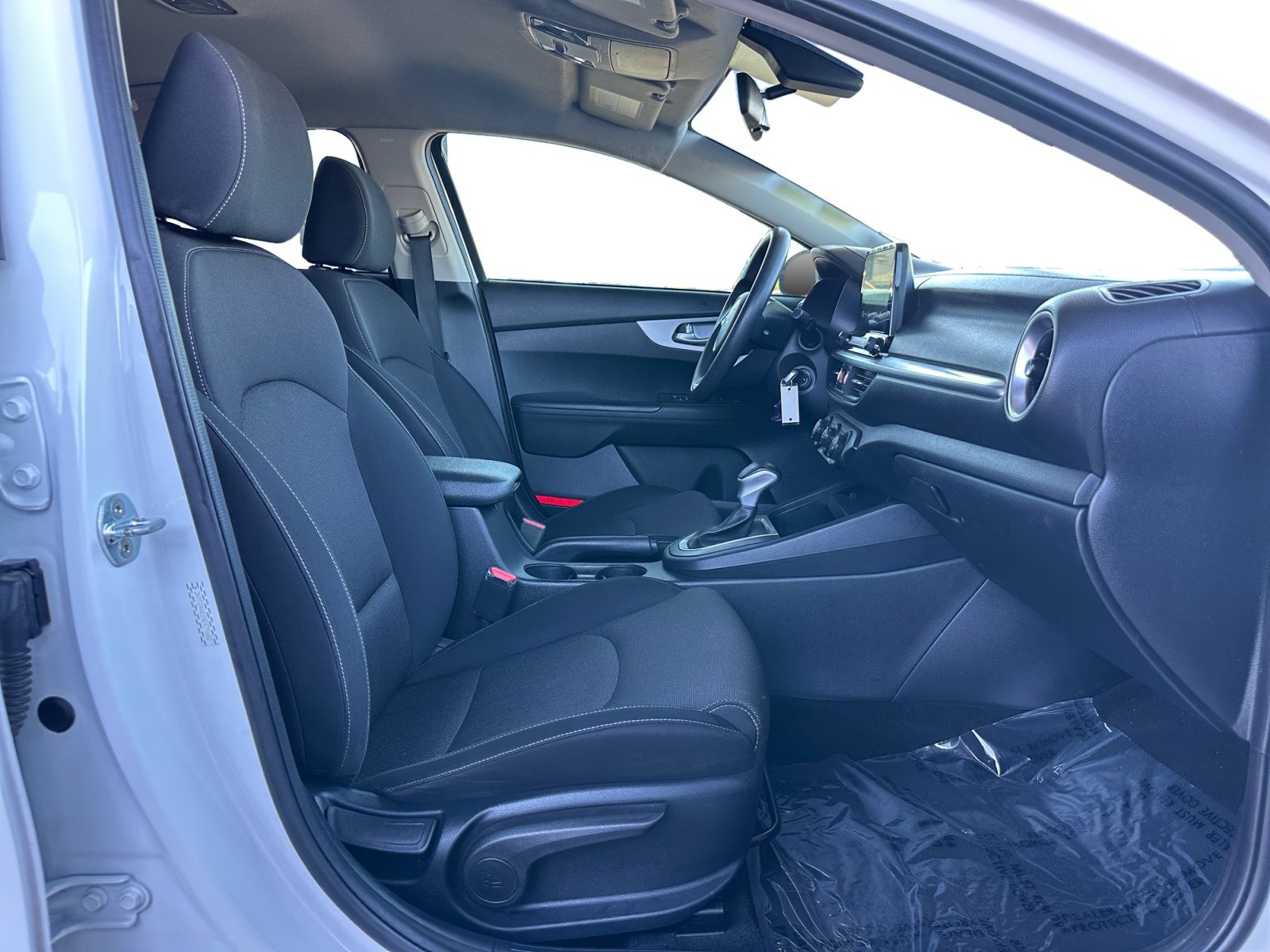Used 2022 Kia Forte LXS FWD image 15