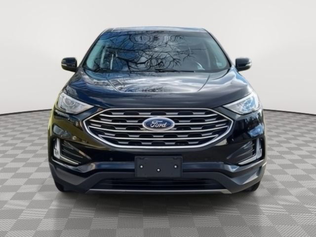 Used 2023 Ford Edge Titanium image 2