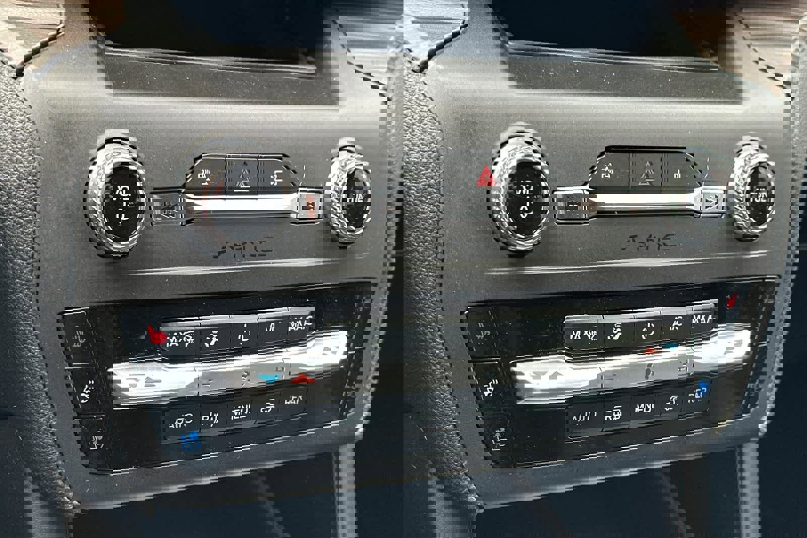 Used 2020 Ford Explorer Limited image 22