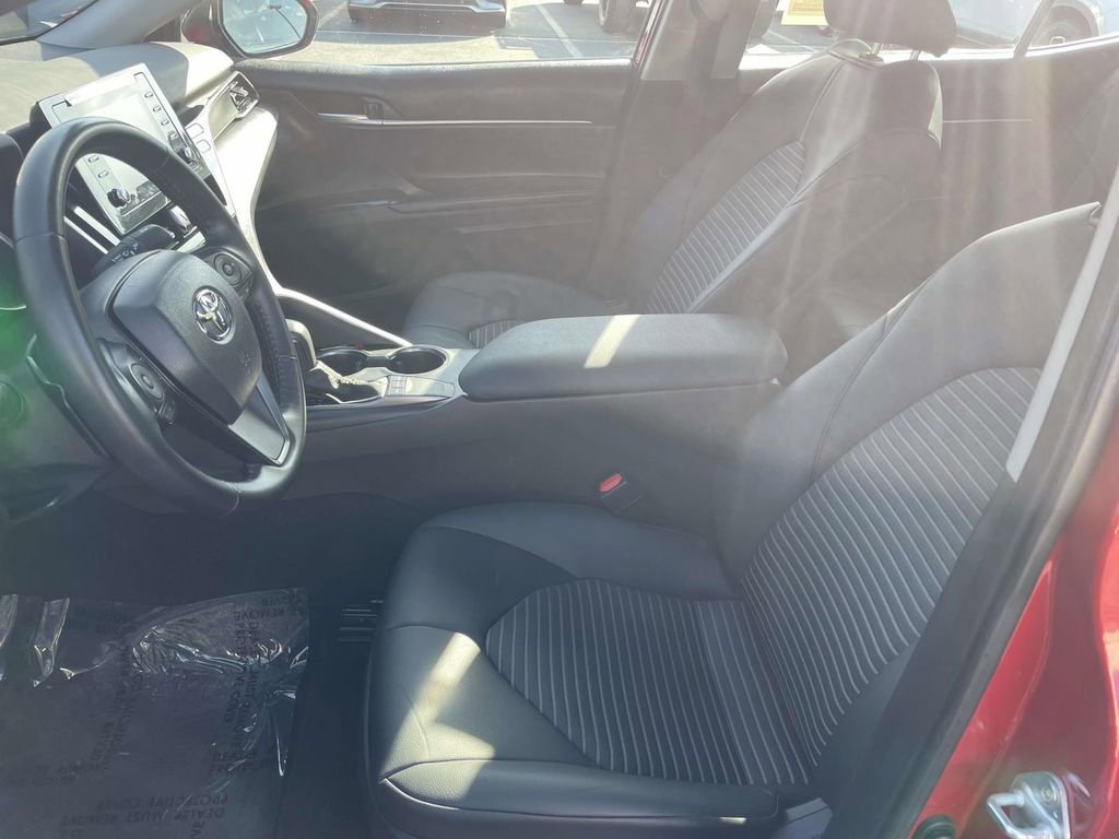 Used 2024 Toyota Camry SE image 29