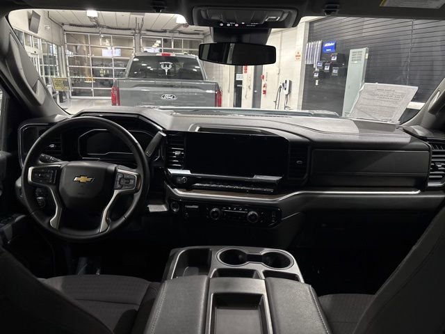 Used 2025 Chevrolet Silverado 2500 LT w/ Convenience Package image 31