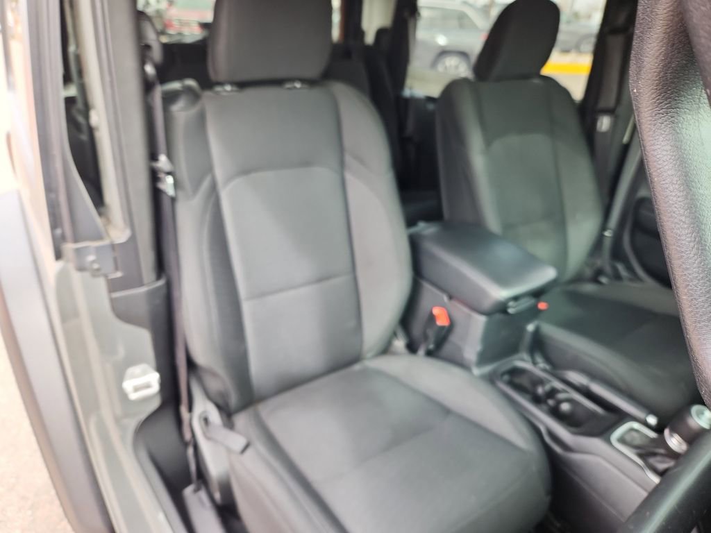 Used 2020 Jeep Wrangler Sport AWD/4WD image 14
