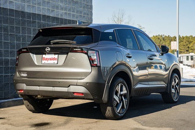 Used 2025 Nissan Kicks SV image 7
