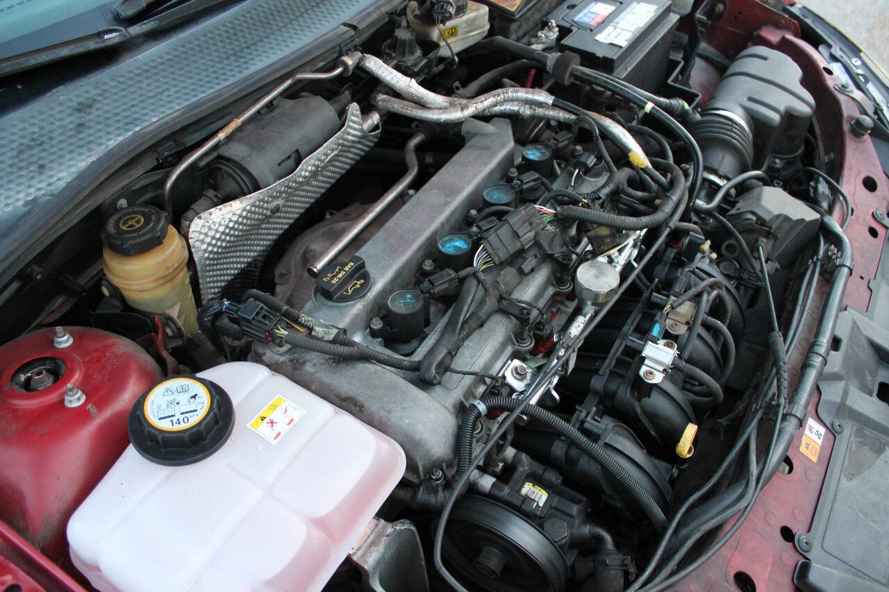 Used 2004 Ford Focus LX image 16