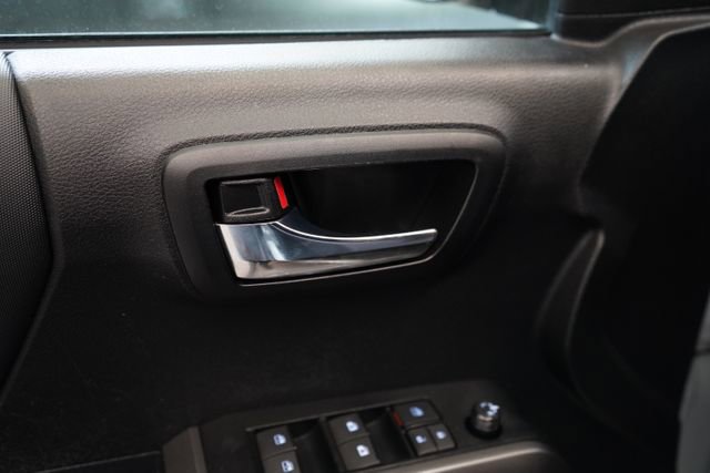 Used 2023 Toyota Tacoma TRD Sport w/ Technology Package AWD/4WD image 10